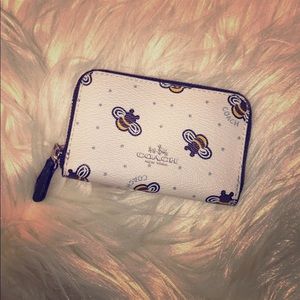 🐝 coach card wallet